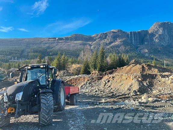 Valtra T203 Tractors