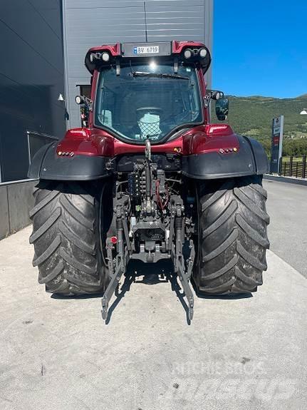Valtra T214 Tractors
