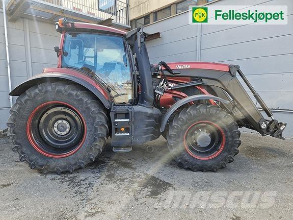 Valtra T235 Tractors