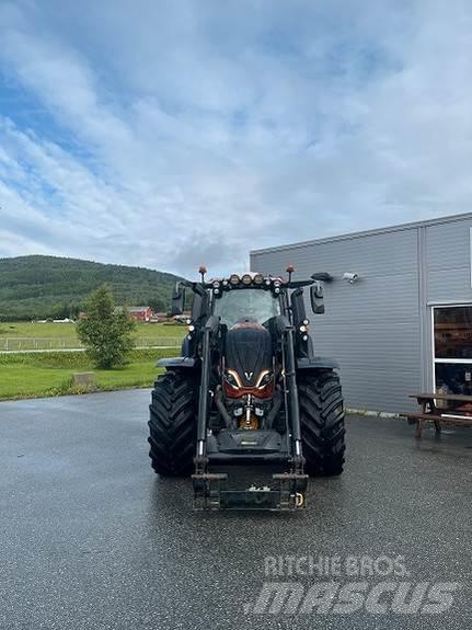 Valtra T235D Tractors
