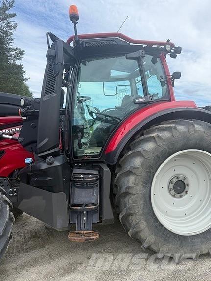 Valtra T254V Tractors