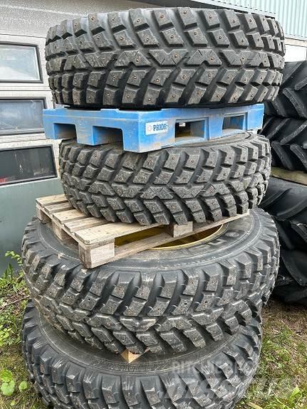  Vinterhjul til JD Other road and snow machines