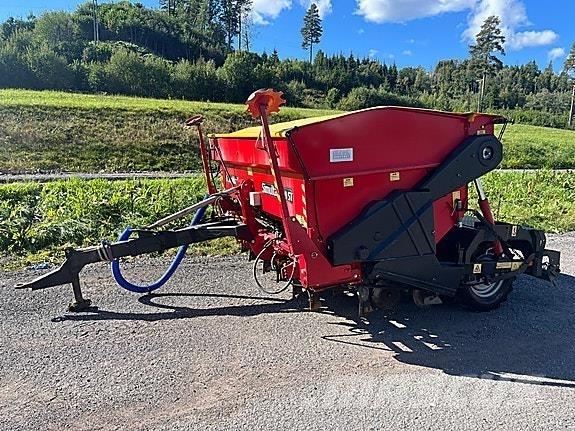   Mineral spreaders