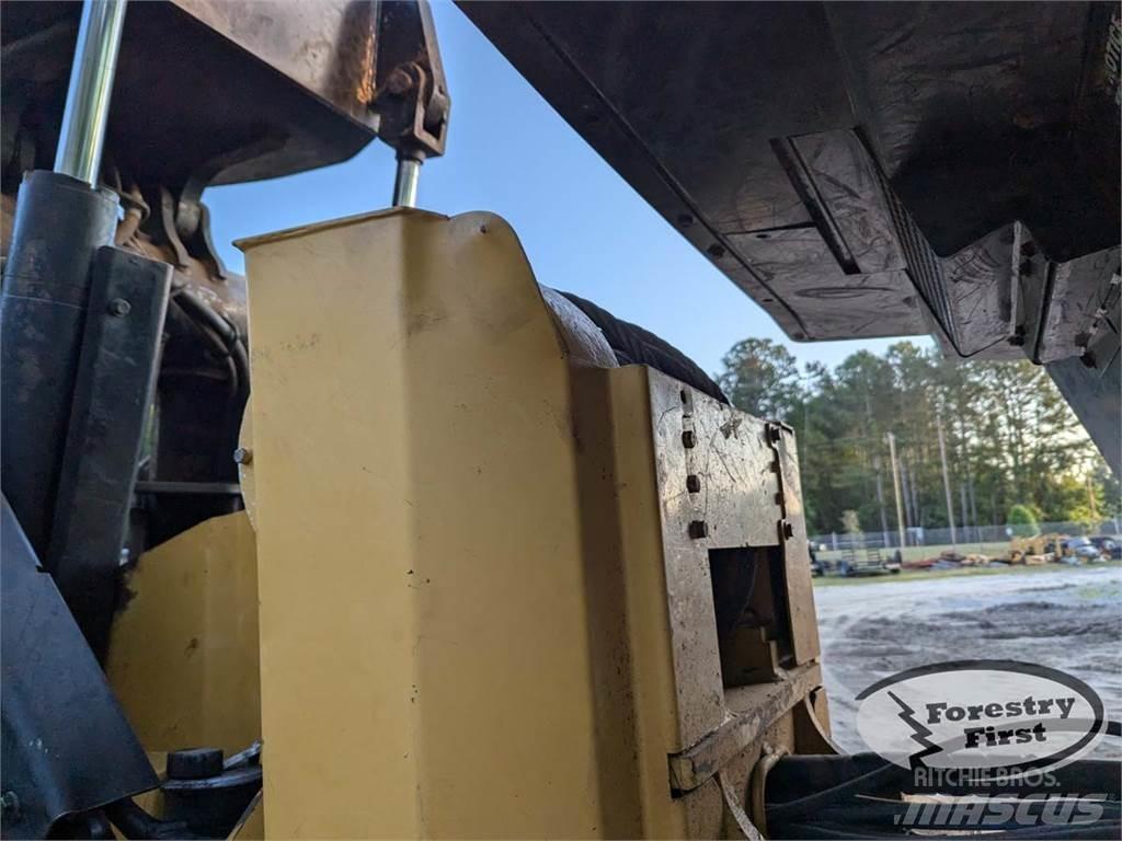 CAT 525C Skidders
