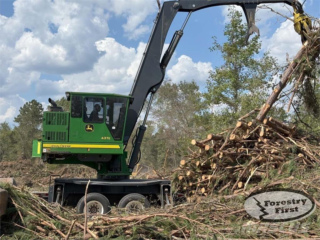 John Deere 437E Knuckleboom loaders