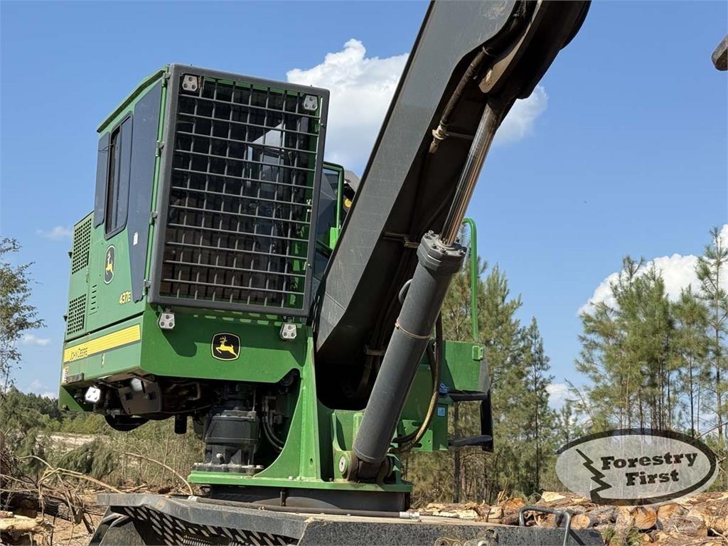 John Deere 437E Knuckleboom loaders