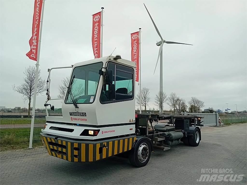 Terberg BC182 Shunt Trucks