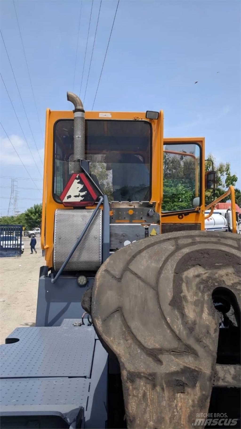 Terberg YT182 Shunt Trucks
