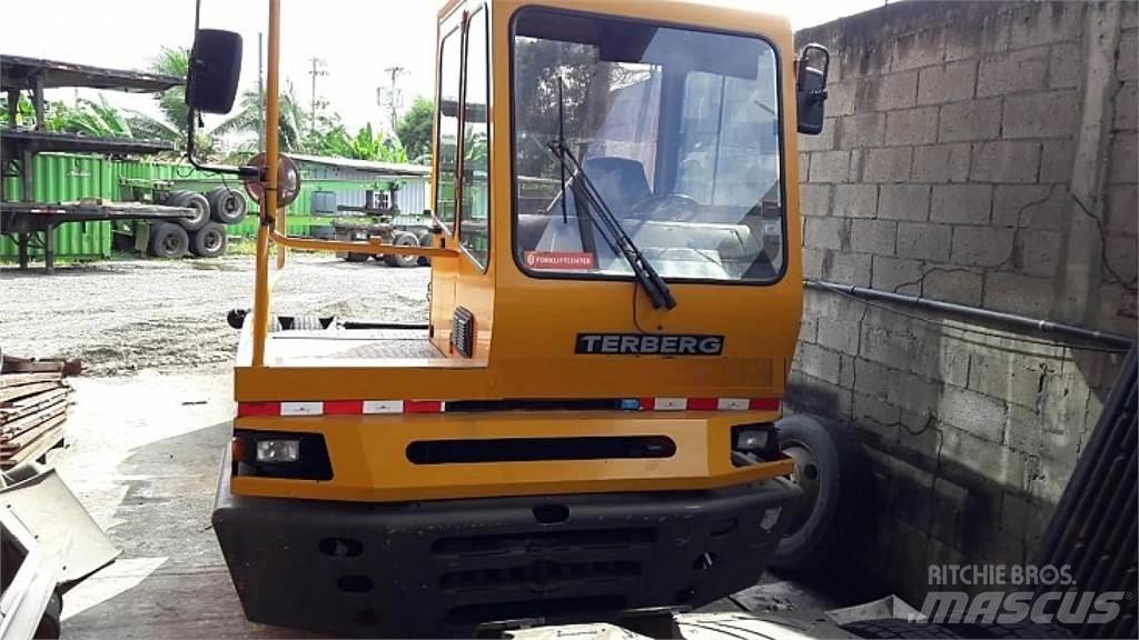 Terberg YT182 Shunt Trucks