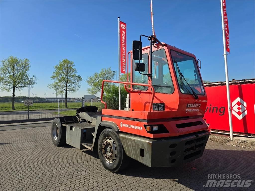Terberg YT182 Shunt Trucks