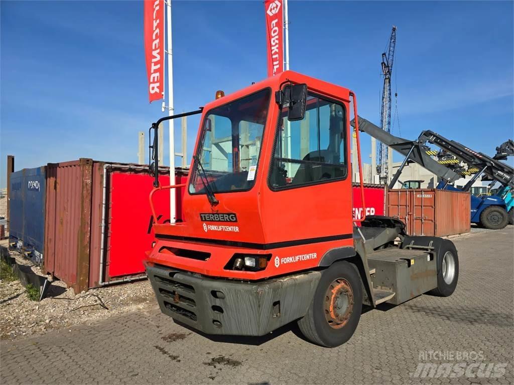 Terberg YT182 Shunt Trucks
