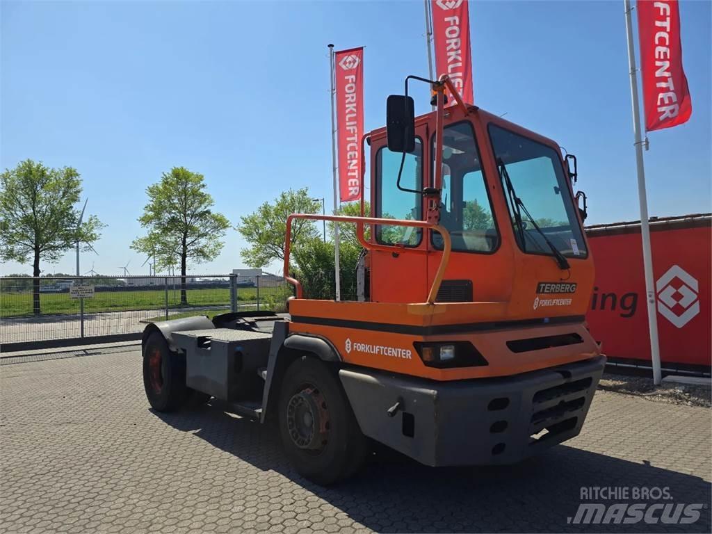 Terberg YT182 Shunt Trucks