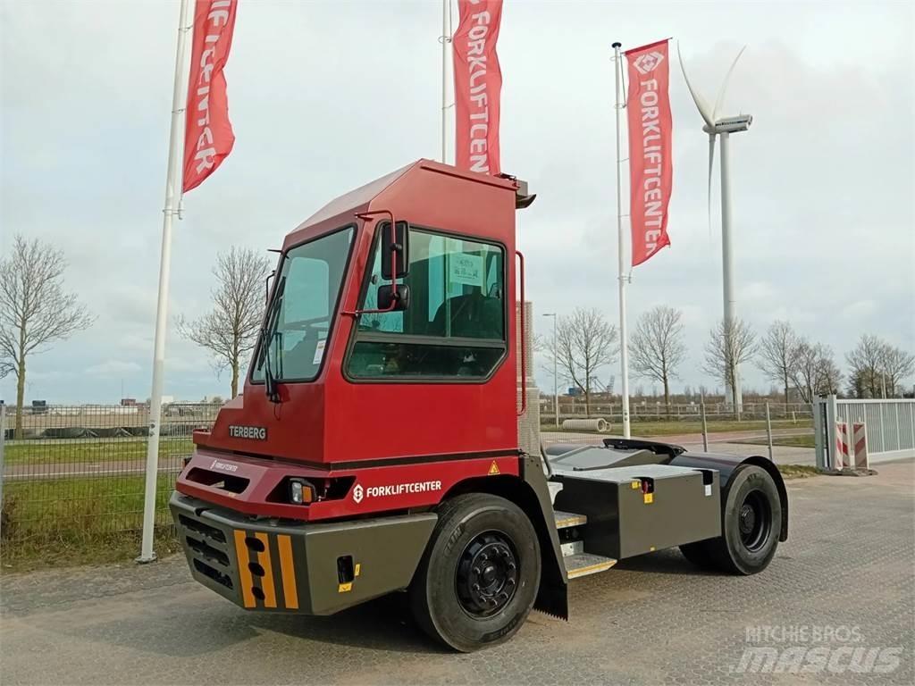 Terberg YT220 Shunt Trucks