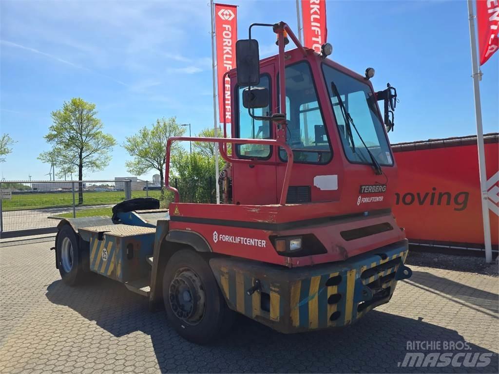 Terberg YT222 Shunt Trucks