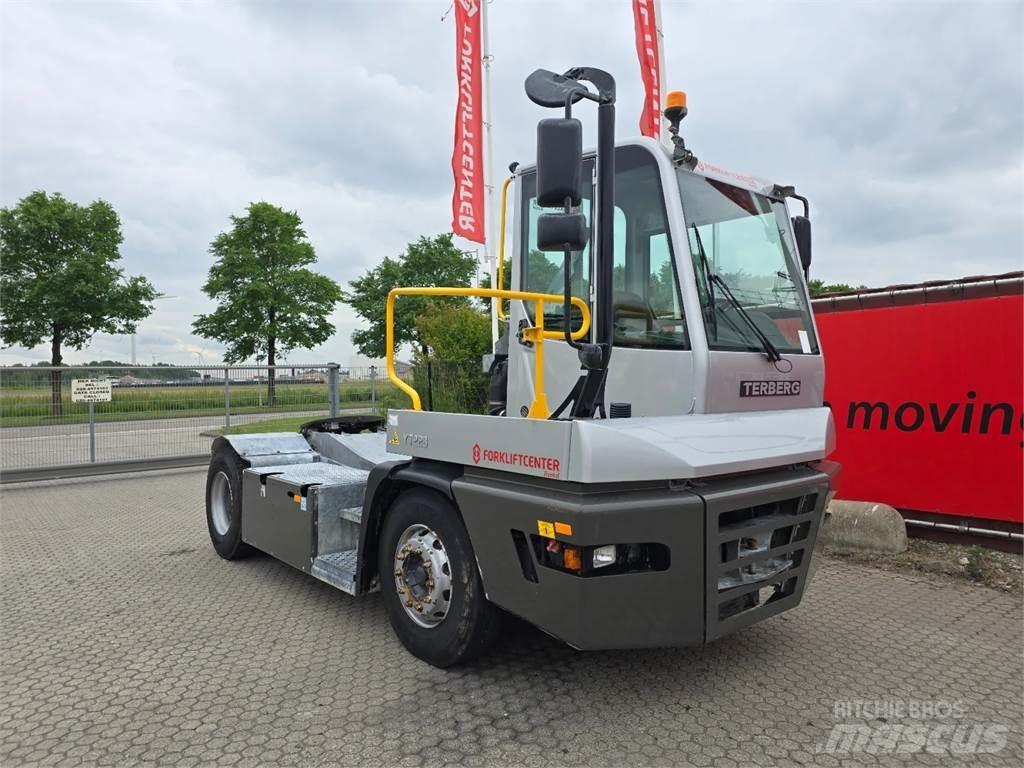 Terberg YT223 Shunt Trucks