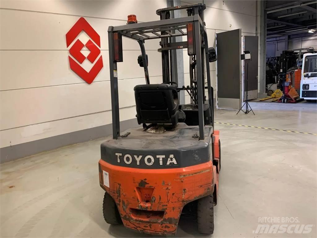Toyota 8FBN25 Electric Forklifts