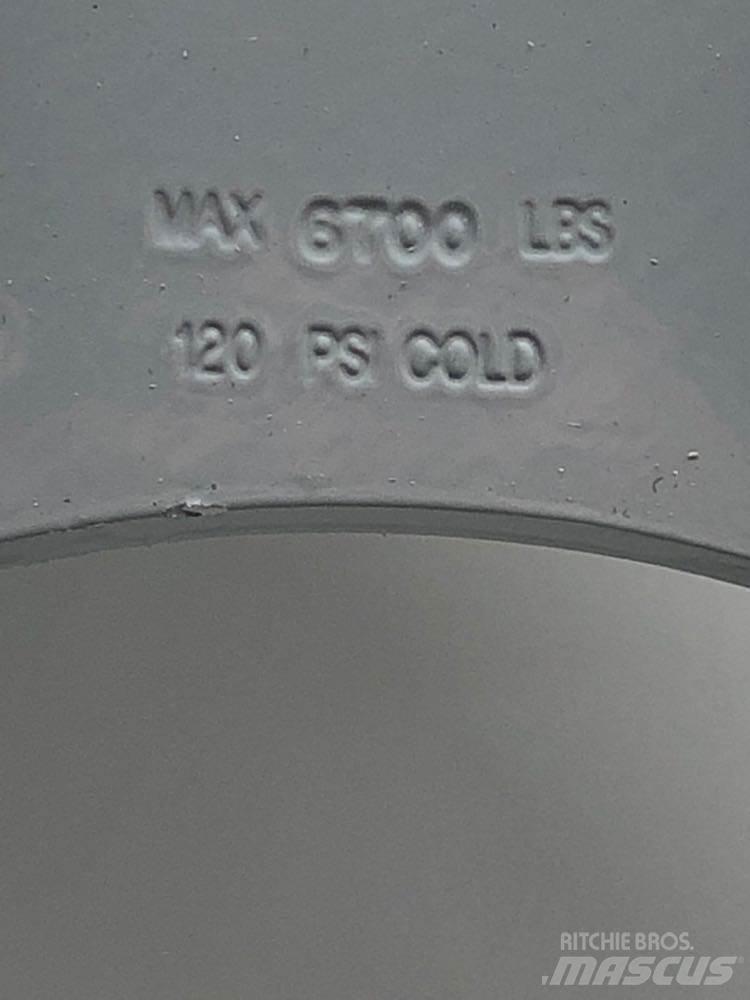 Ford F750 Tires, wheels and rims