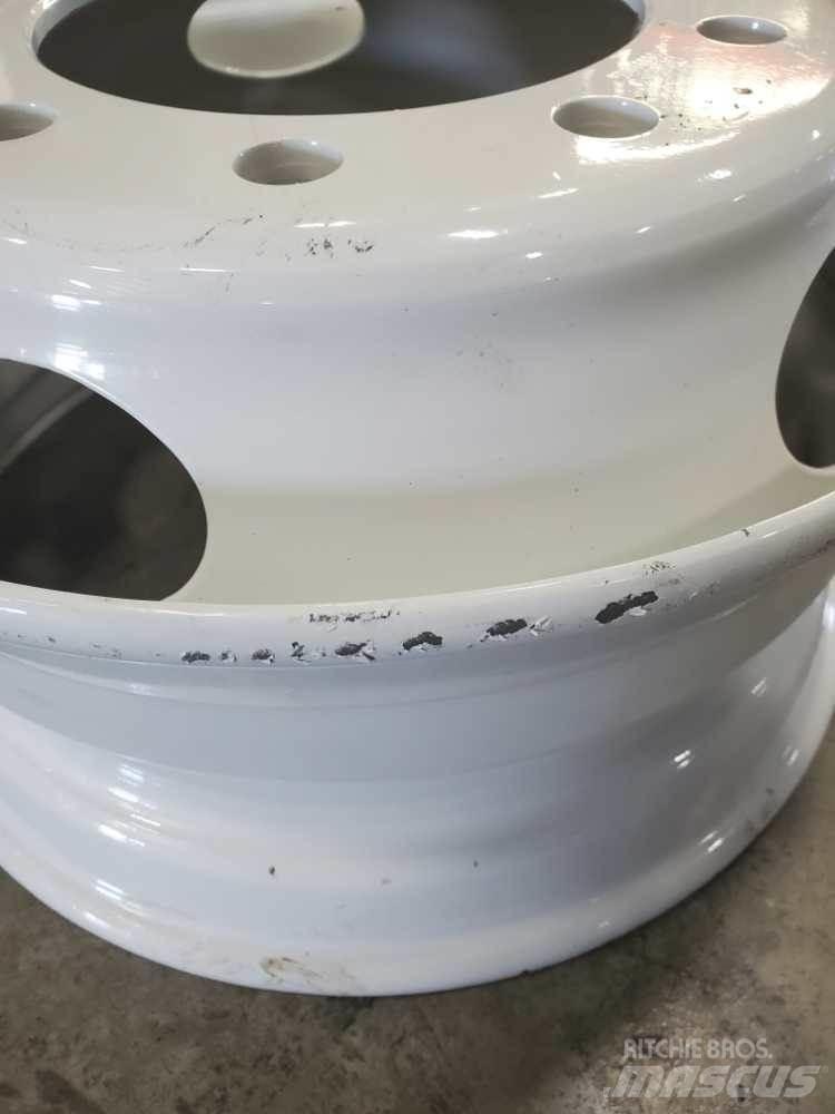 Ford F750 Tires, wheels and rims