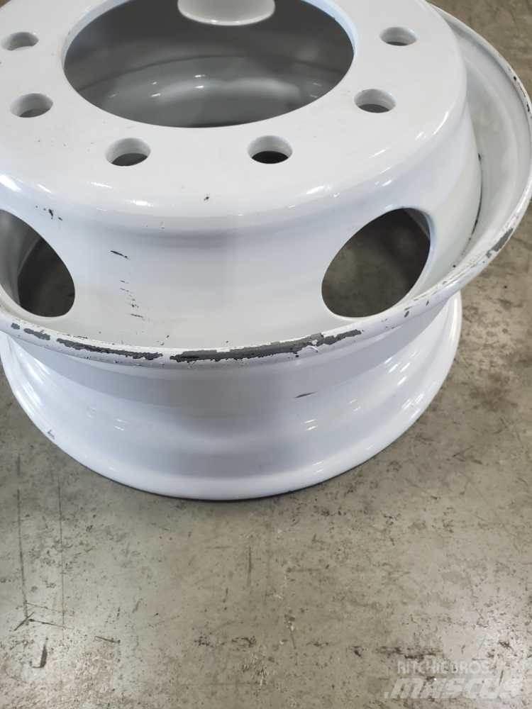 Ford F750 Tires, wheels and rims