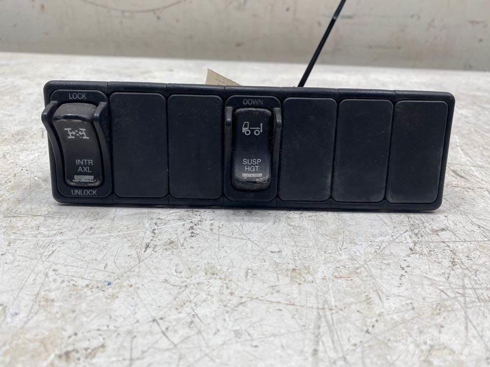 Volvo VNL Electronics