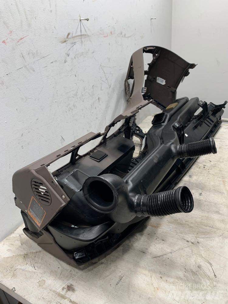 Volvo VNL Other Components