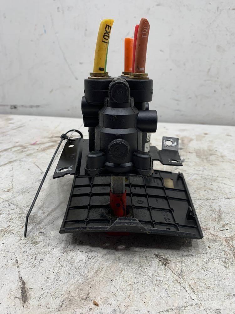 Volvo VNL Other Components