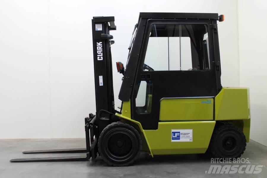 Clark DPM 30 Diesel Forklifts