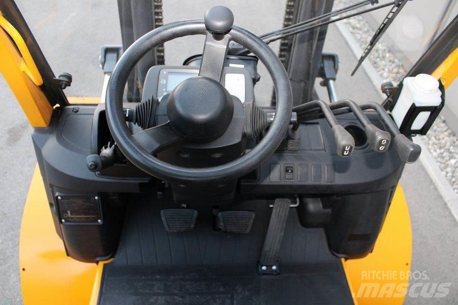 TCM D-1-F-A-40-Q Diesel Forklifts
