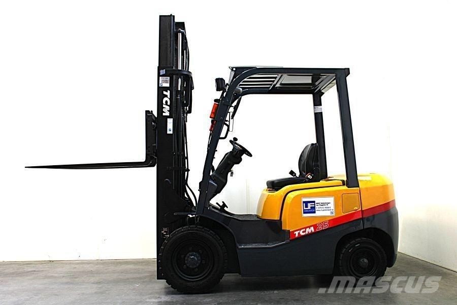 TCM FD 25 T 3 Diesel Forklifts