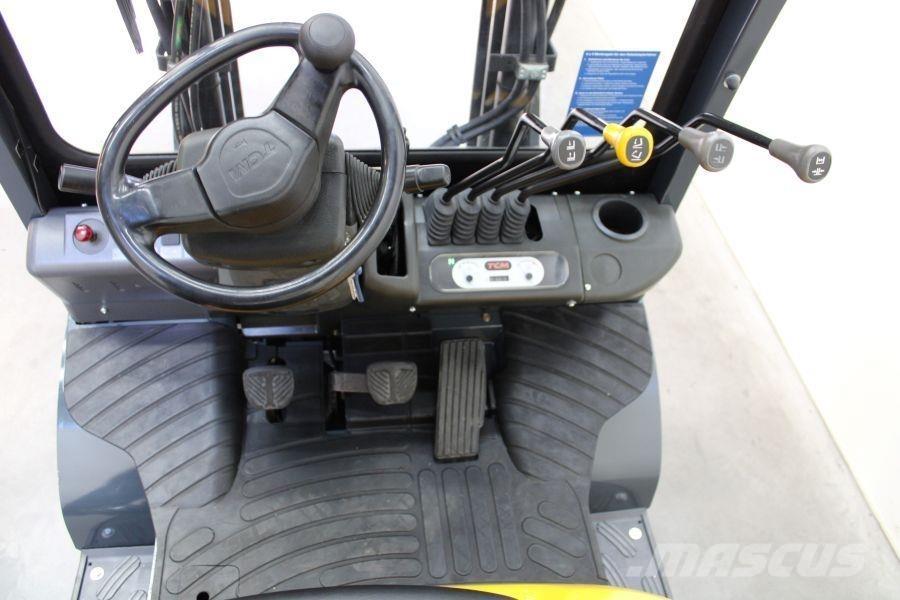 TCM FD 25 T 3 Diesel Forklifts