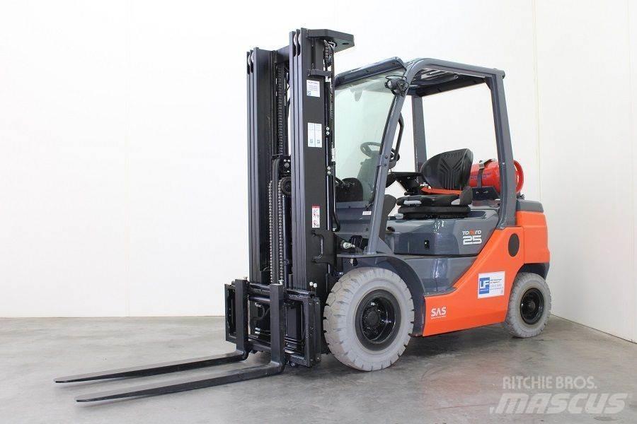 Toyota 02-8FGF25 LPG trucks