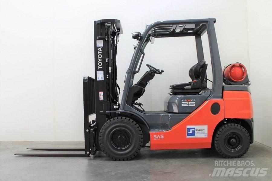 Toyota 02-8FGF25 LPG trucks