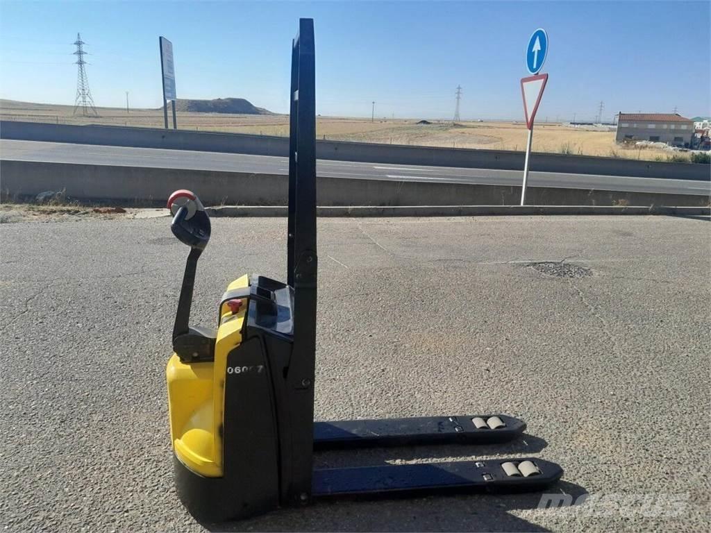 Hyster P1.6 Low lifter