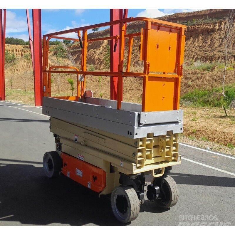 JLG 2030 ES Scissor Lifts