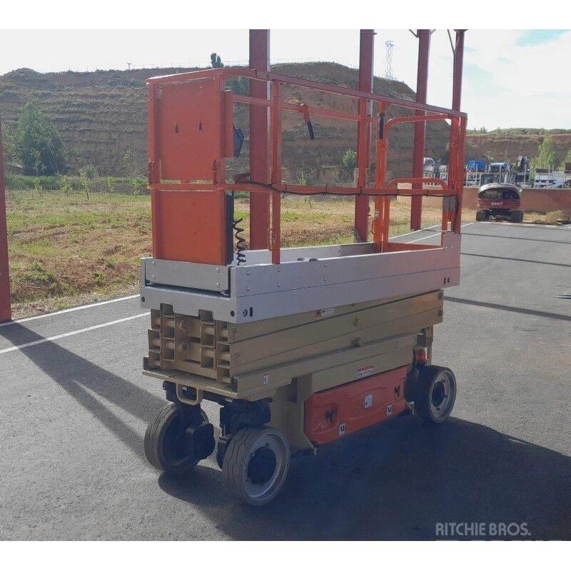 JLG 2030 ES Scissor Lifts