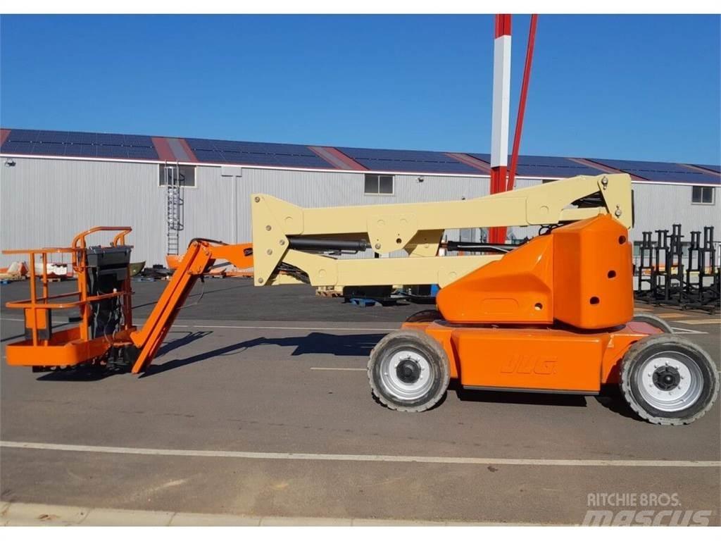JLG E450AJ Articulated boom lifts
