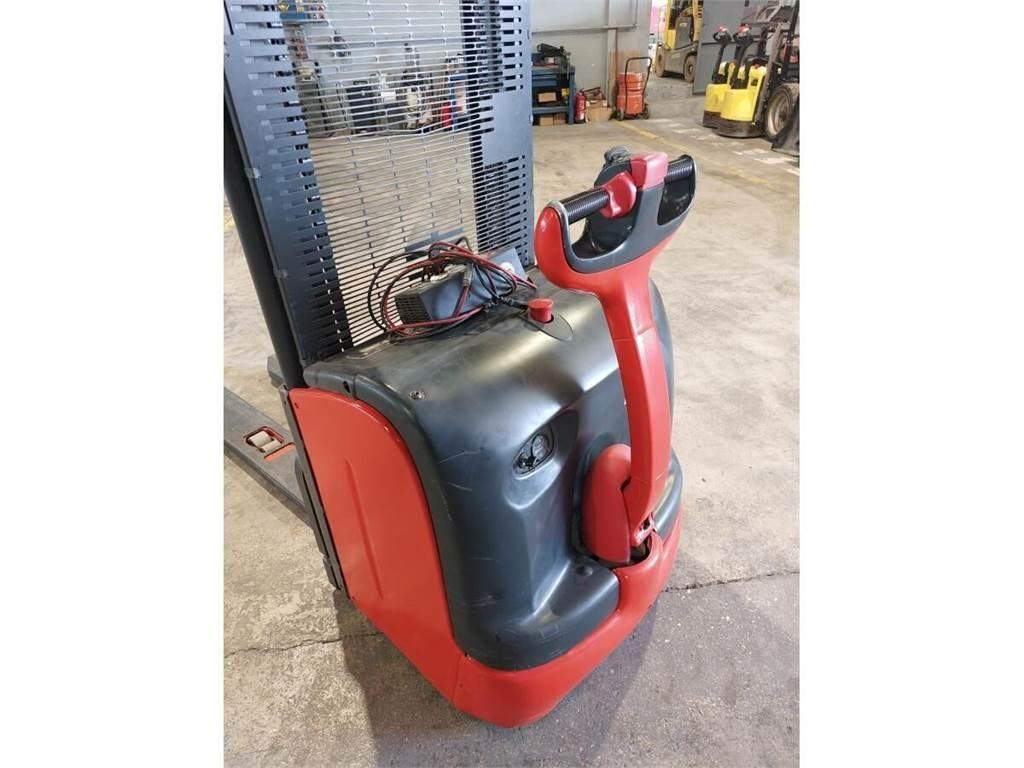 Linde L16 Manual Pallet Stacker