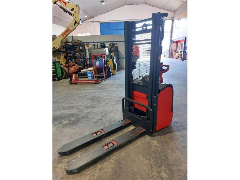 Linde L16 Manual Pallet Stacker