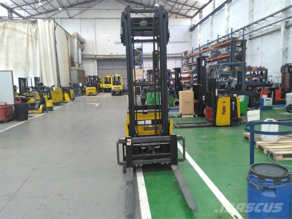 Yale MC12 Manual Pallet Stacker