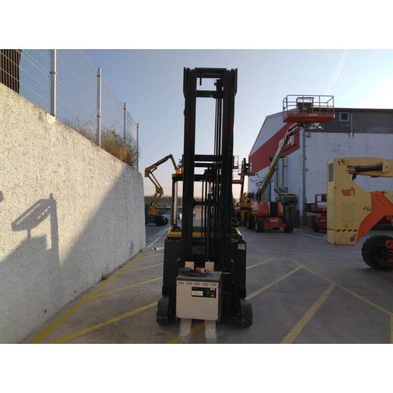 Yale MR14 Reach trucks