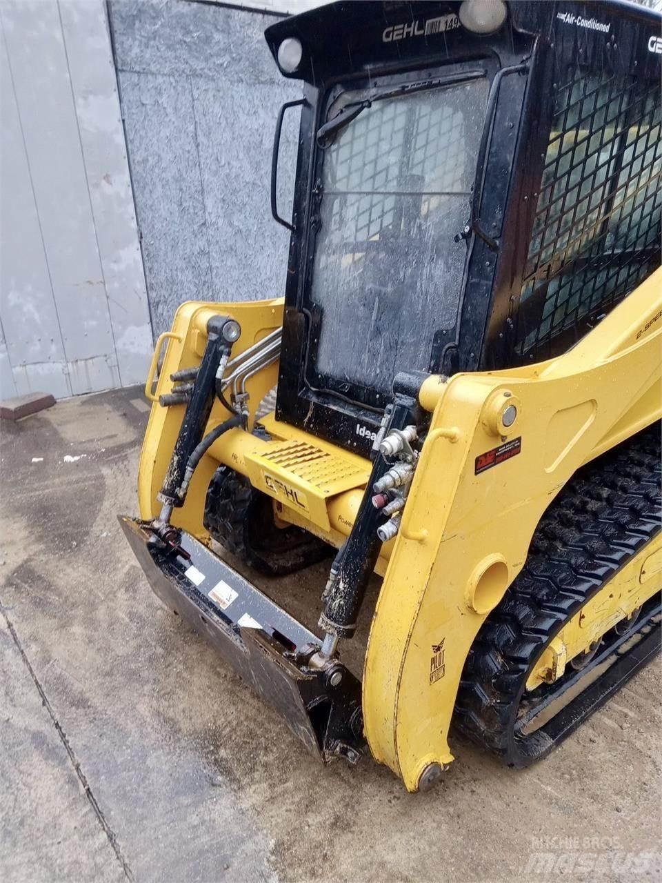 Gehl VT320 Skid Steer Loaders