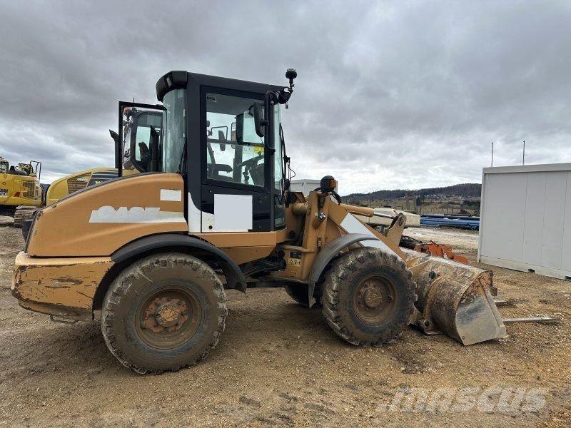 CASE 221D Wheel Loaders
