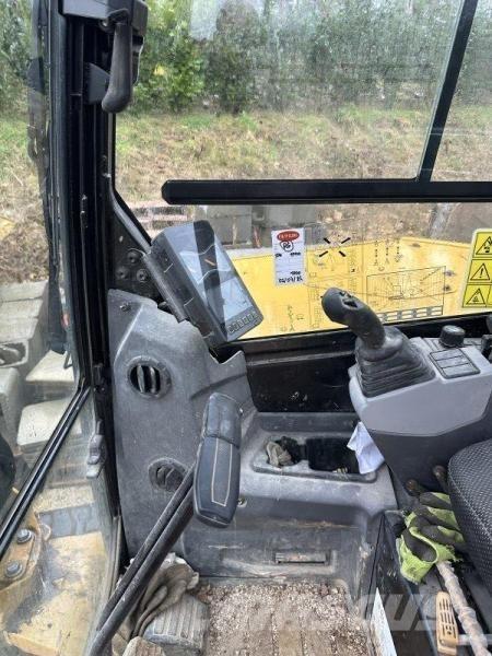 CAT 305C R Mini Excavators <7t (Mini Diggers)