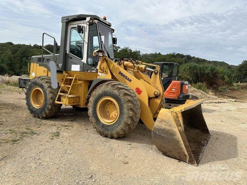 Daewoo MG200 Wheel Loaders