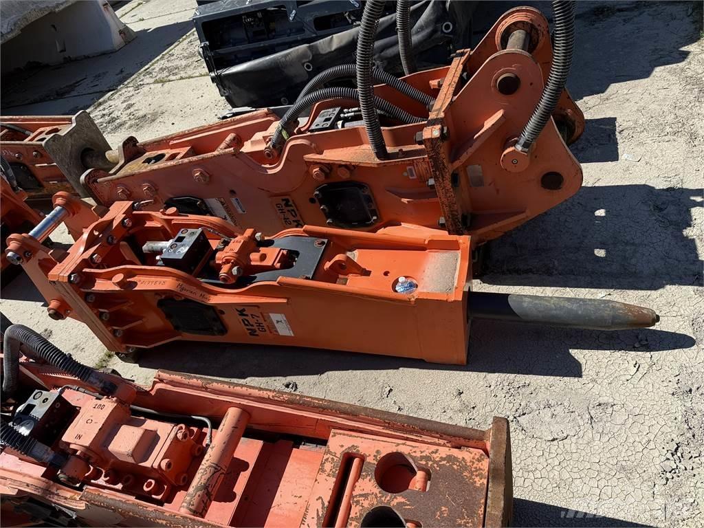 NPK GH-7 HAMMER Hammers / Breakers