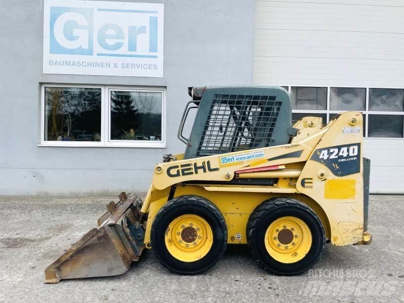 Gehl SL4240 Skid Steer Loaders