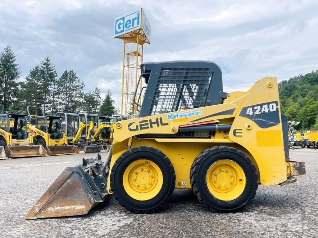 Gehl SL4240 Skid Steer Loaders