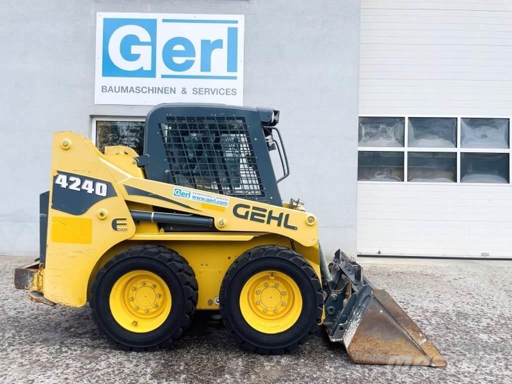 Gehl SL4240 Skid Steer Loaders