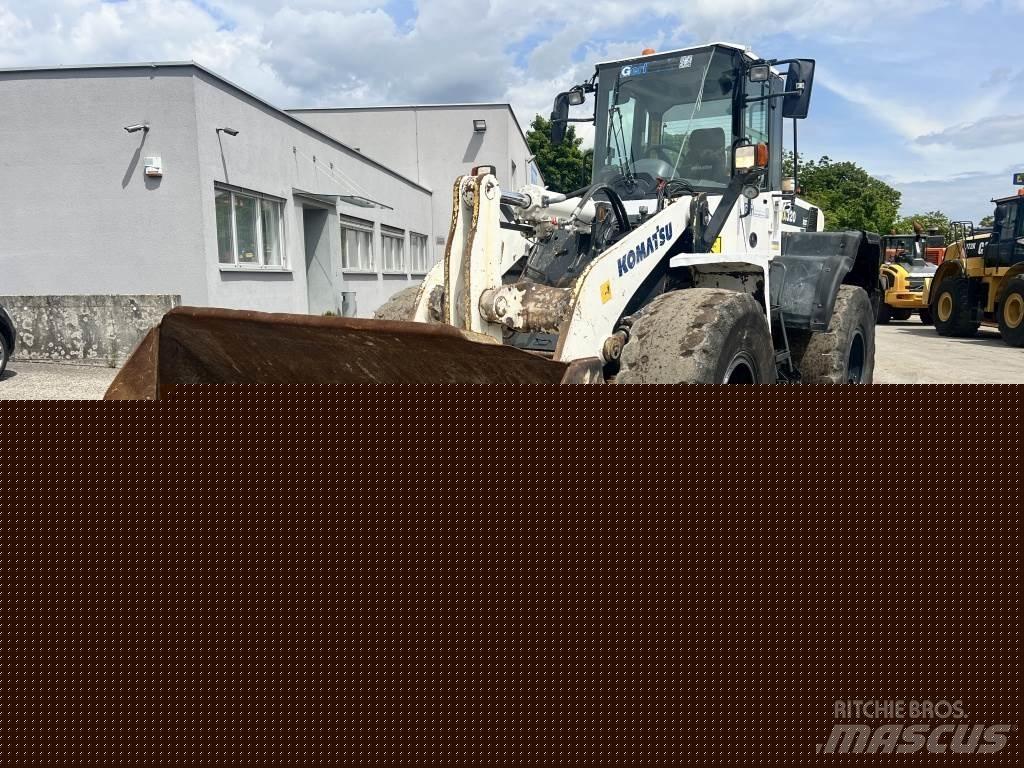 Komatsu WA 320-6 Wheel Loaders