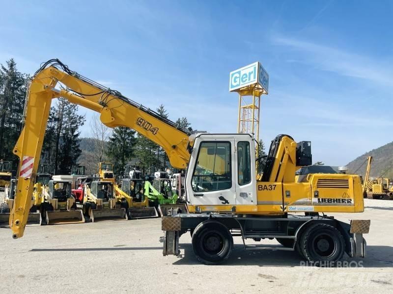 Liebherr A904 Waste / Industry Handlers